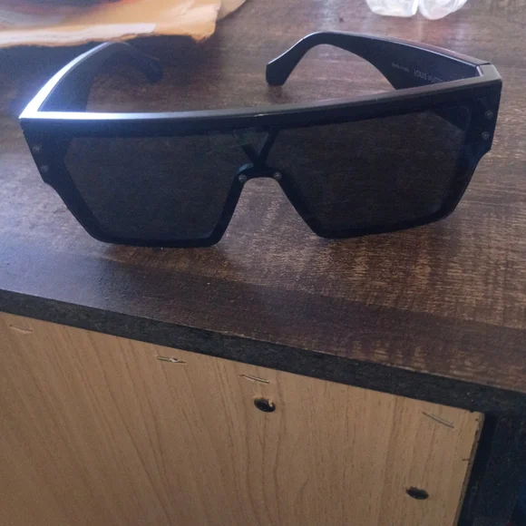 Louis Vuitton Black Sunglasses - Picture 1 of 6